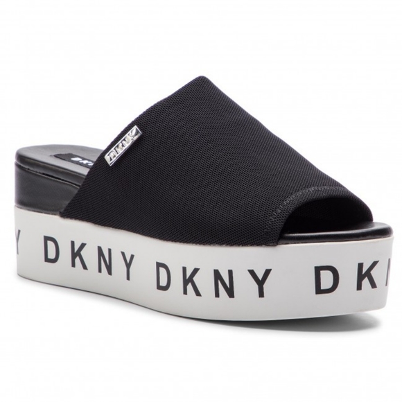 DKNY CARLI SLIDE SANDAL 🆕 - Picture 5 of 10